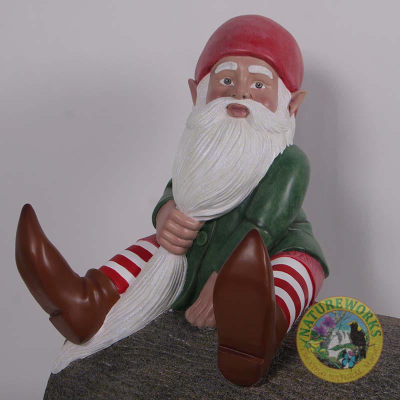 Christmas Gnome on tree trunk bench-190096- showing close up of Christmas gnome