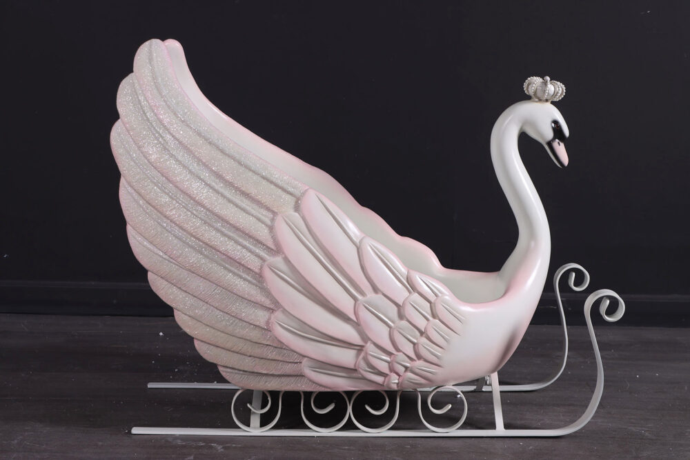 Christmas Romanitic Swan Sleigh - Image 2