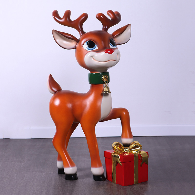Cute Reindeer-with gift-210107- angle view looking left