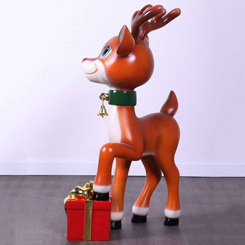 Natureworks Australia Cute Reindeer-with gift-210107- side view