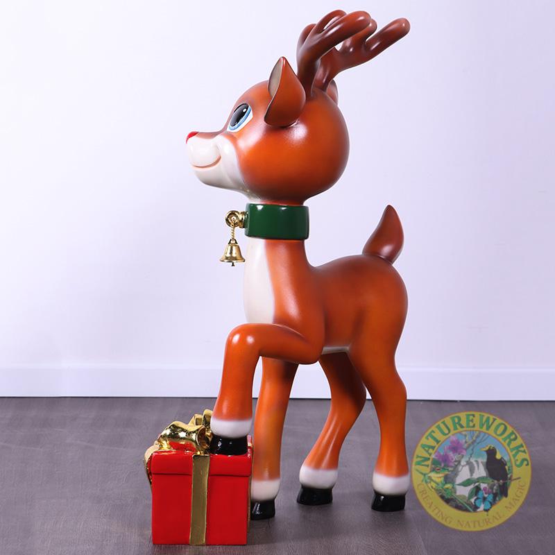 Natureworks Australia Cute Reindeer-with gift-210107- side view