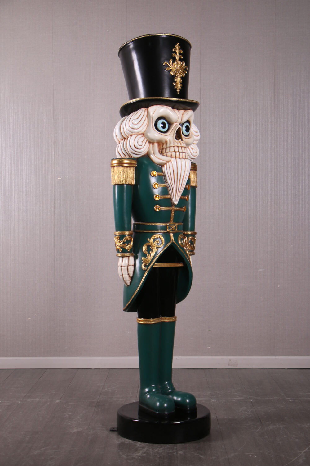 Scary Nutcracker - 250077-Angle view showing entire nutcracker