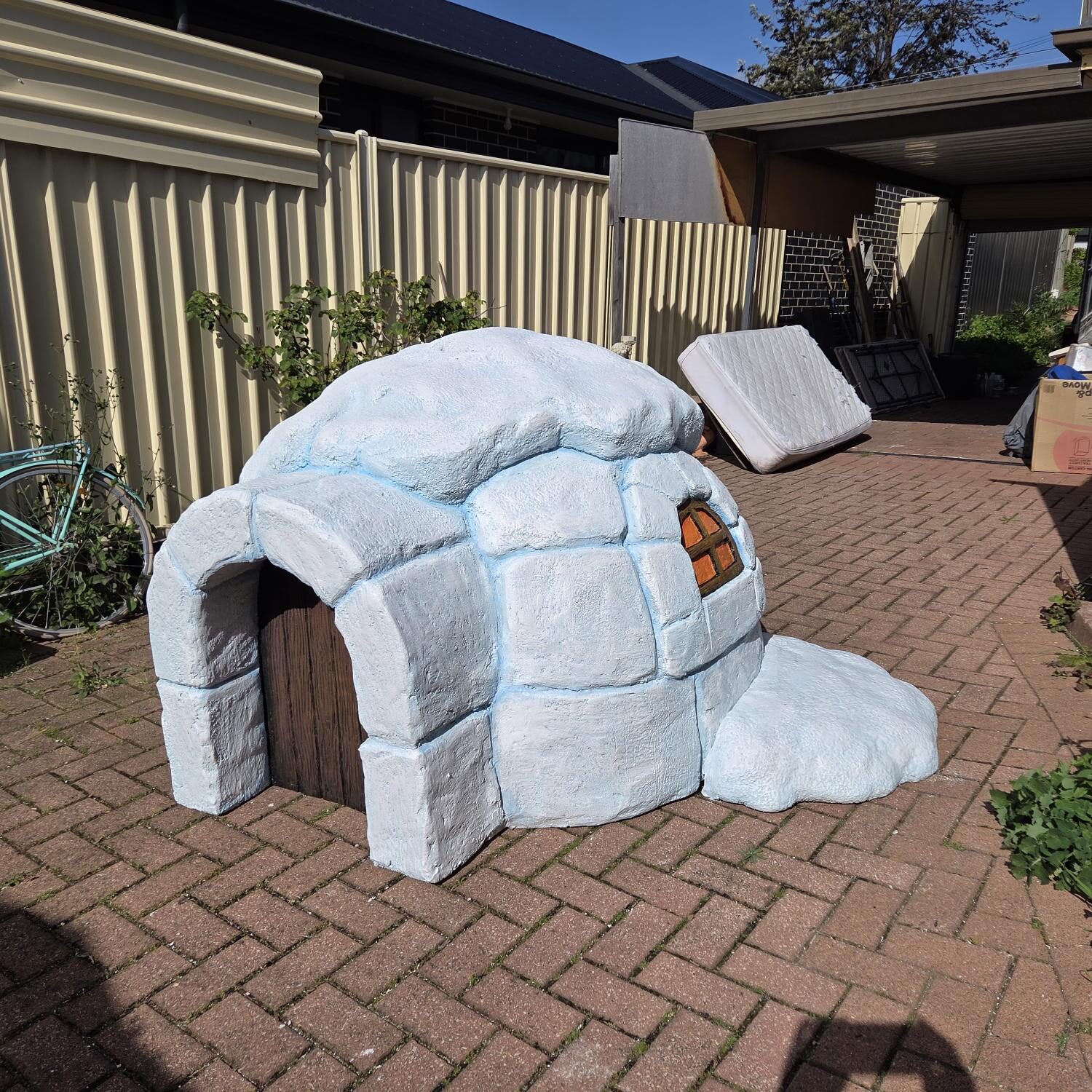 Natureworks Australia Igloo - custom sculpture by Natureworks designer - L 2m x W 2m x H 1.5m- - Best view