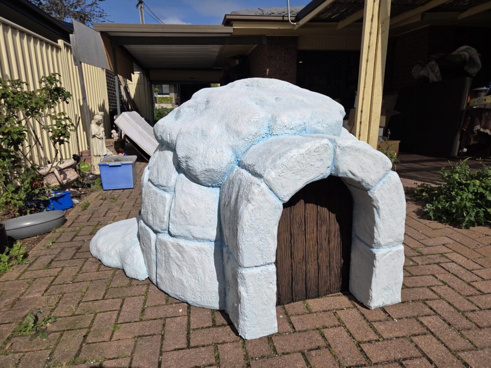 Igloo - custom sculpture by Natureworks designer - L 2m x W 2m x H 1.5m-