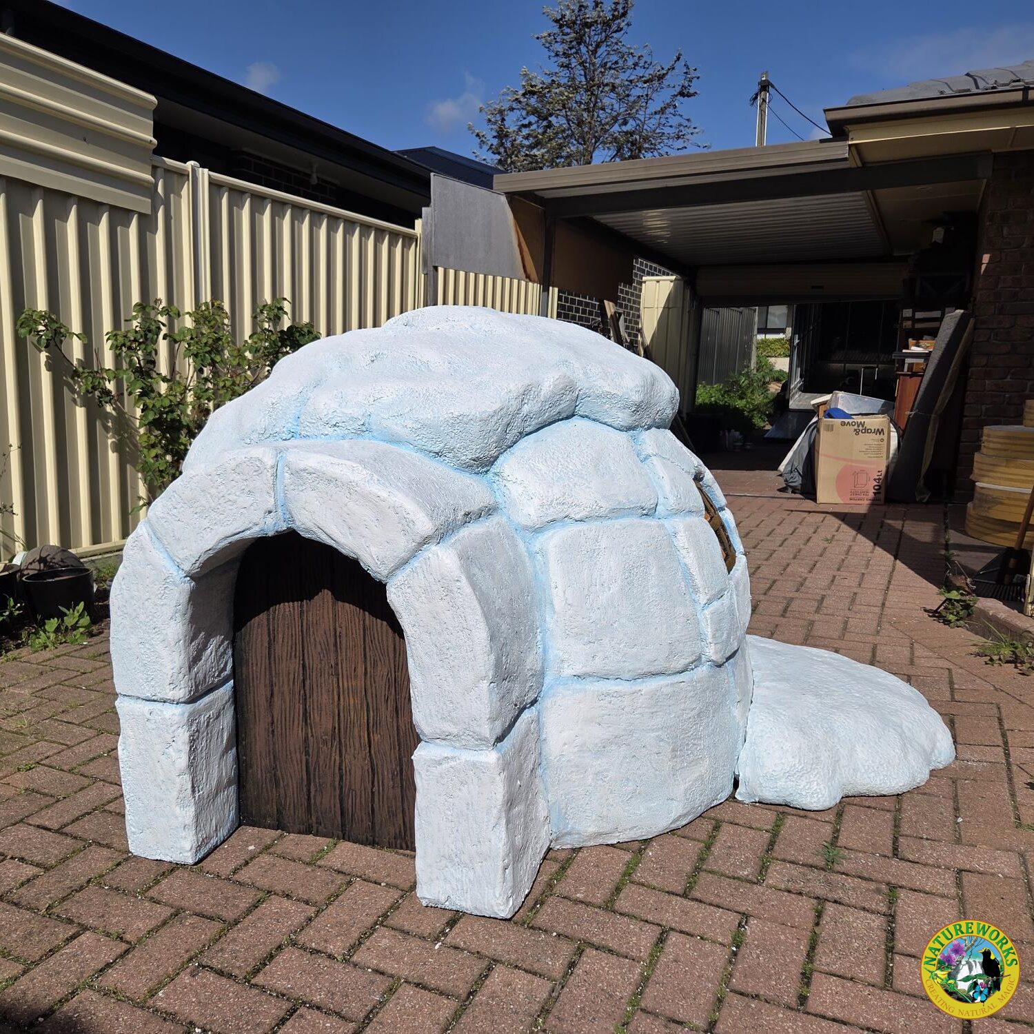 Natureworks Australia Igloo - custom sculpture by Natureworks designer - L 2m x W 2m x H 1.5m- angle view