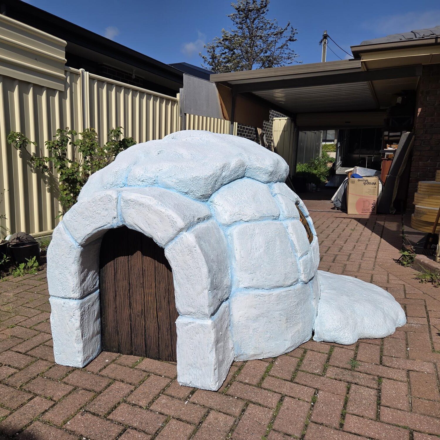 Natureworks Australia Igloo - custom sculpture by Natureworks designer - L 2m x W 2m x H 1.5m- angle view