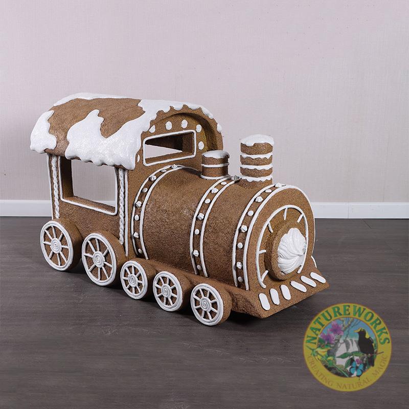 Gingerbread Train- 230115- angle view